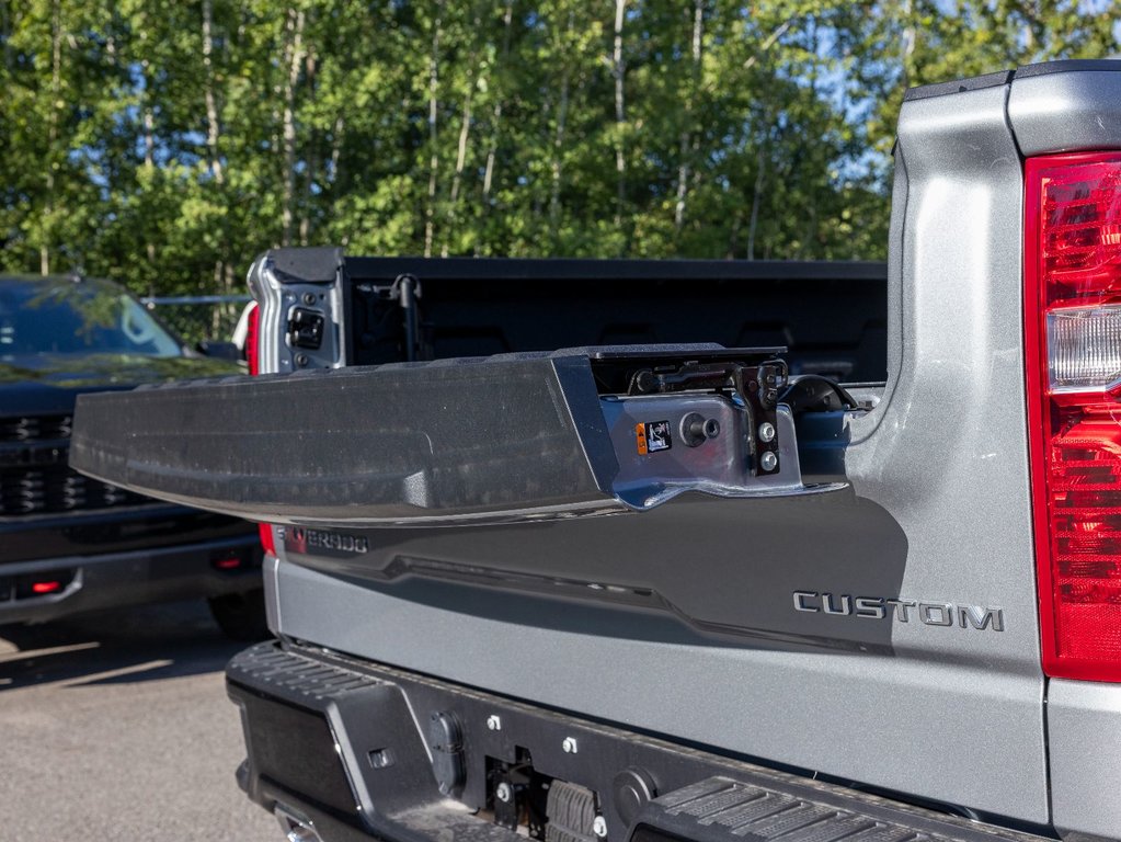 2024 Chevrolet Silverado 1500 in St-Jérôme, Quebec - 8 - w1024h768px