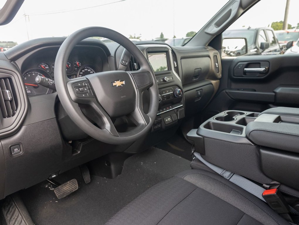 Chevrolet Silverado 1500  2024 à St-Jérôme, Québec - 12 - w1024h768px