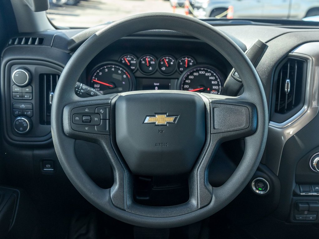 Chevrolet Silverado 1500  2024 à St-Jérôme, Québec - 13 - w1024h768px