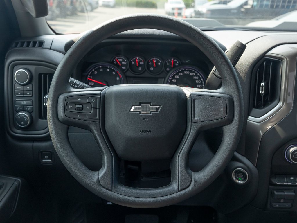 Chevrolet Silverado 1500  2024 à St-Jérôme, Québec - 15 - w1024h768px