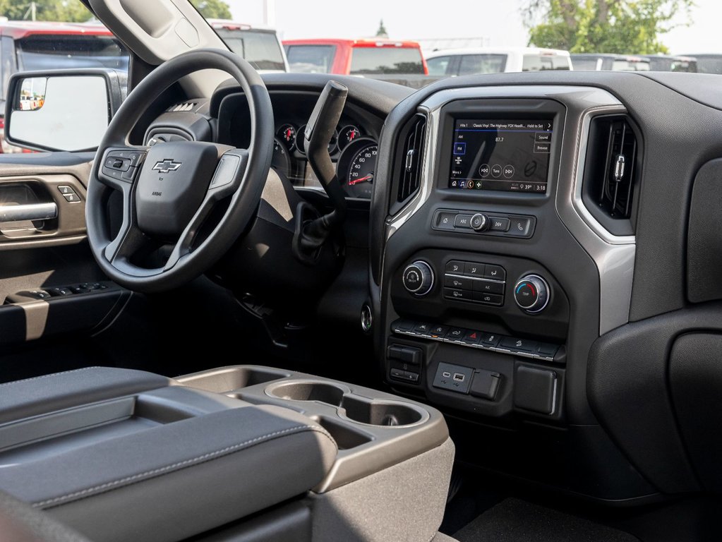 2024 Chevrolet Silverado 1500 in St-Jérôme, Quebec - 30 - w1024h768px