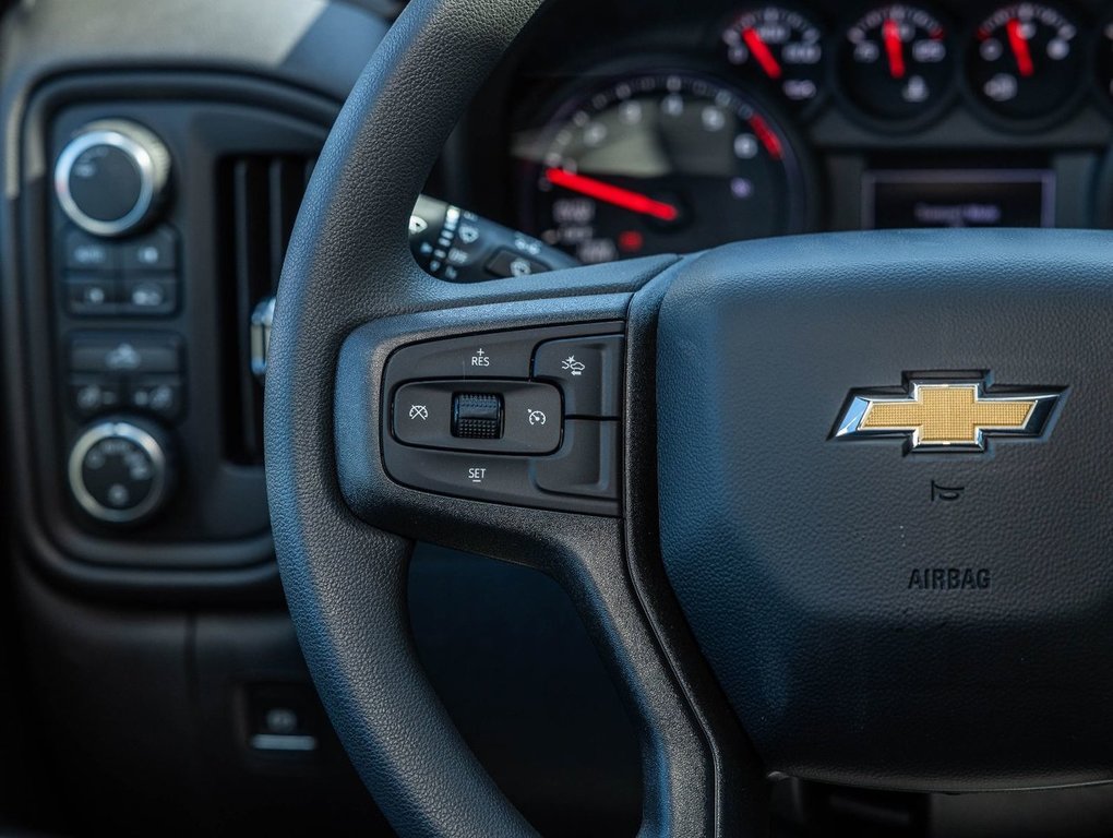 2024 Chevrolet Silverado 1500 in St-Jérôme, Quebec - 16 - w1024h768px