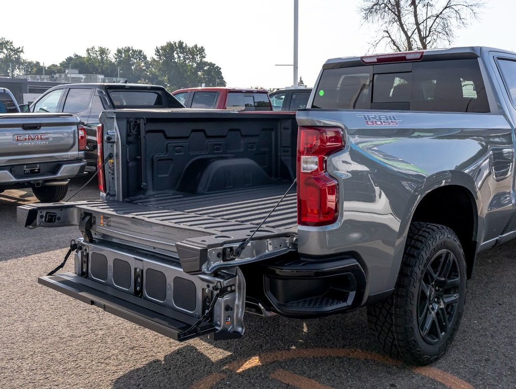 2024 Chevrolet Silverado 1500 in St-Jérôme, Quebec - 8 - w1024h768px