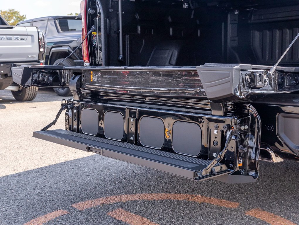 2024 Chevrolet Silverado 1500 in St-Jérôme, Quebec - 10 - w1024h768px