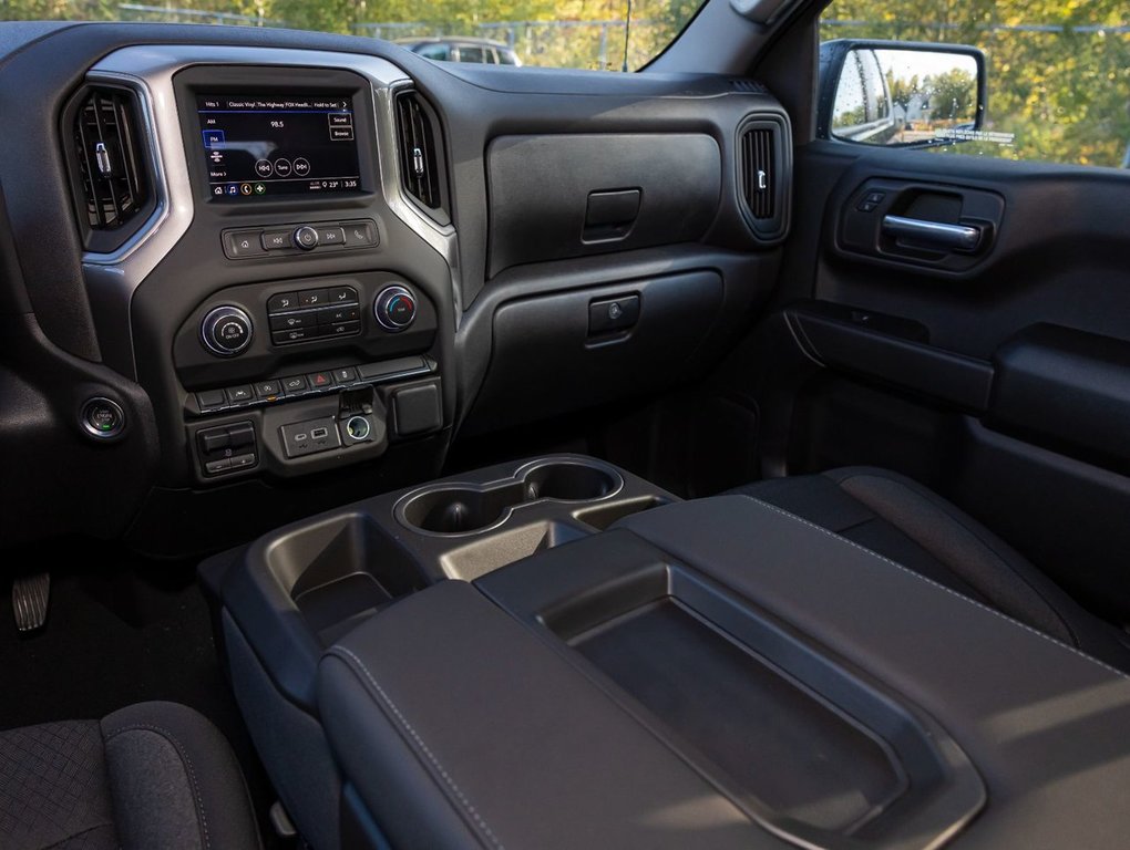 2024 Chevrolet Silverado 1500 in St-Jérôme, Quebec - 19 - w1024h768px