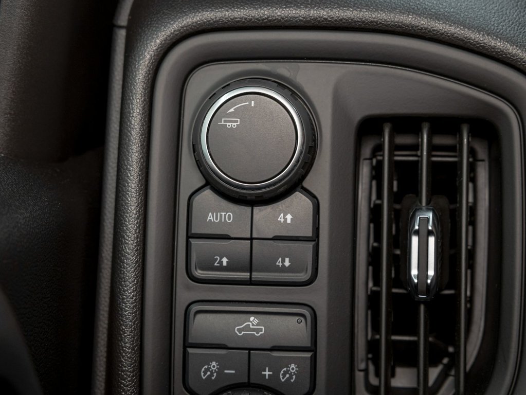 2024 Chevrolet Silverado 1500 in St-Jérôme, Quebec - 21 - w1024h768px