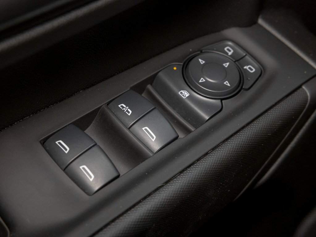 2024 Chevrolet Silverado 1500 in St-Jérôme, Quebec - 24 - w1024h768px