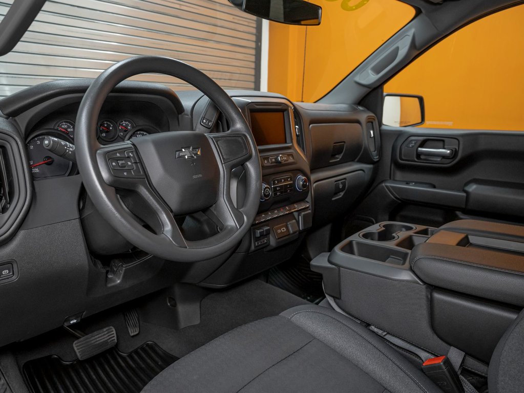 Chevrolet Silverado 1500  2024 à St-Jérôme, Québec - 2 - w1024h768px