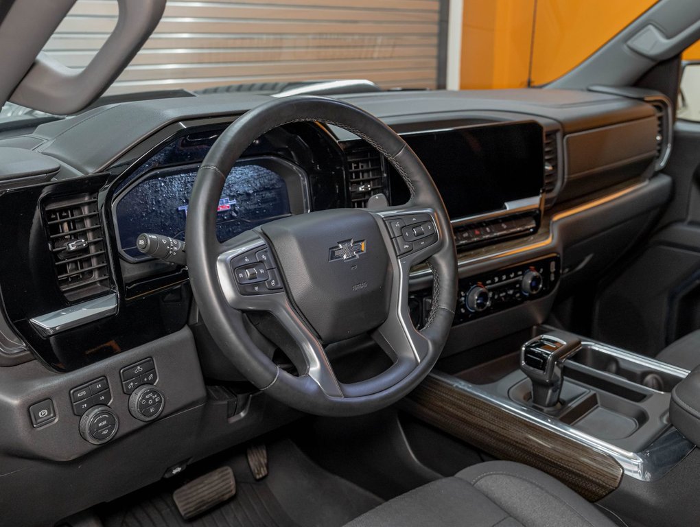Chevrolet Silverado 1500  2024 à St-Jérôme, Québec - 2 - w1024h768px