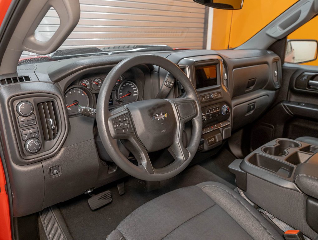 2024 Chevrolet Silverado 1500 in St-Jérôme, Quebec - 2 - w1024h768px