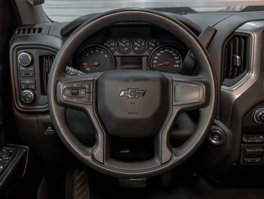 2024 Chevrolet Silverado 1500 in St-Jérôme, Quebec - 12 - w1024h768px