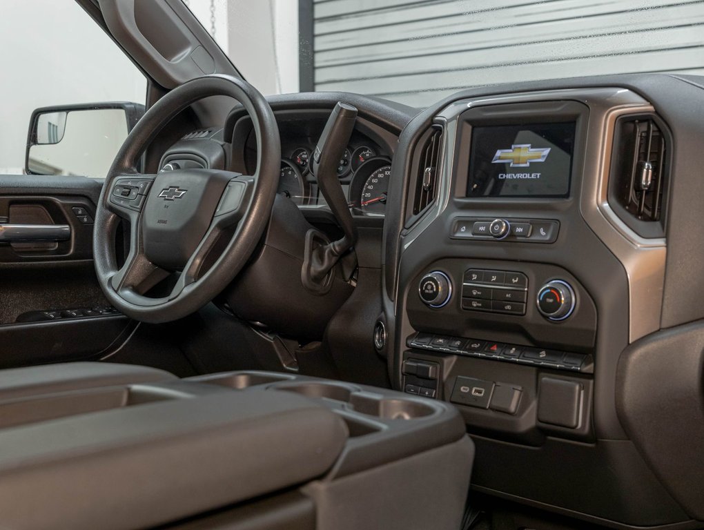 2024 Chevrolet Silverado 1500 in St-Jérôme, Quebec - 28 - w1024h768px