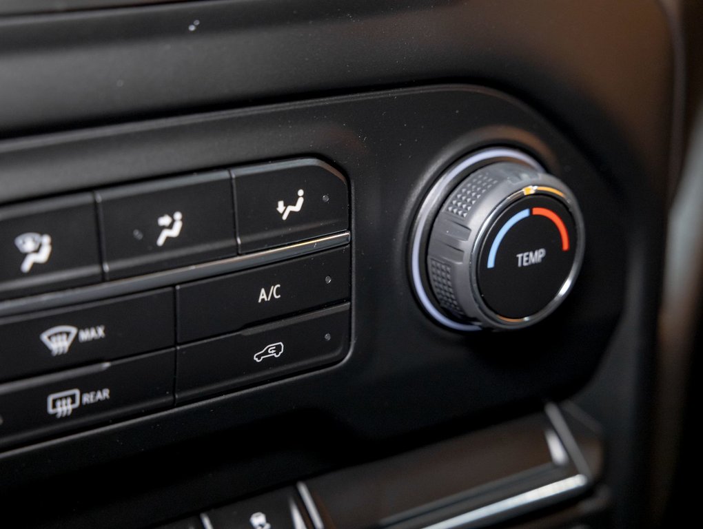 2024 Chevrolet Silverado 1500 in St-Jérôme, Quebec - 18 - w1024h768px