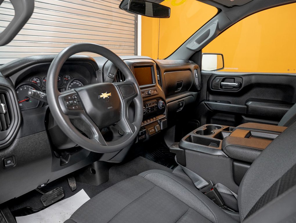2024 Chevrolet Silverado 1500 in St-Jérôme, Quebec - 2 - w1024h768px