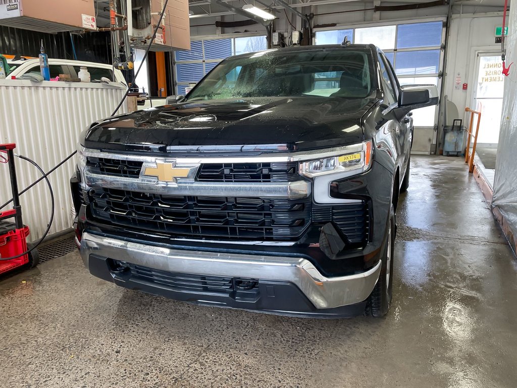 Chevrolet Silverado 1500  2024 à St-Jérôme, Québec - 1 - w1024h768px