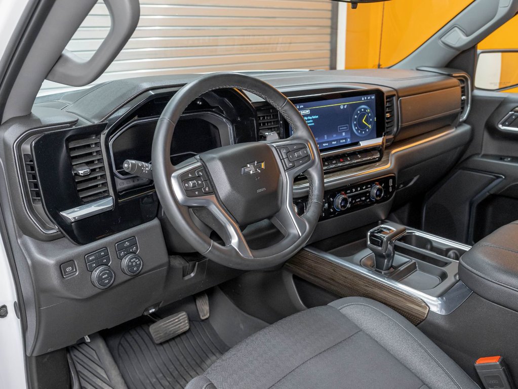 2024 Chevrolet Silverado 1500 in St-Jérôme, Quebec - 2 - w1024h768px