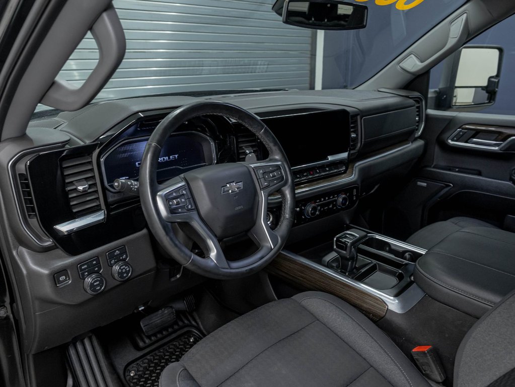 2024 Chevrolet Silverado 1500 in St-Jérôme, Quebec - 2 - w1024h768px
