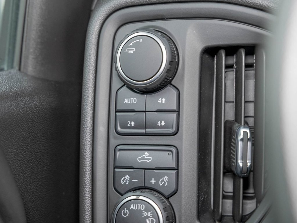 2024 Chevrolet Silverado 1500 in St-Jérôme, Quebec - 17 - w1024h768px