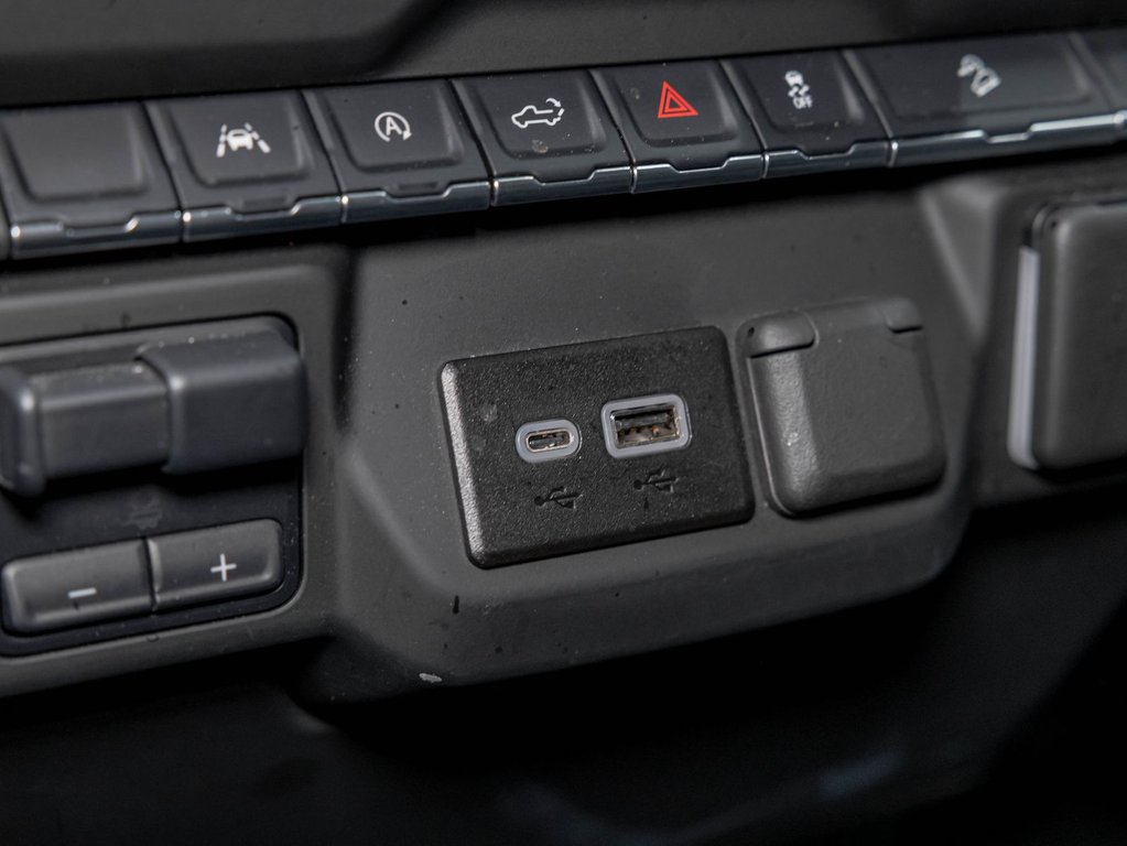 2024 Chevrolet Silverado 1500 in St-Jérôme, Quebec - 22 - w1024h768px