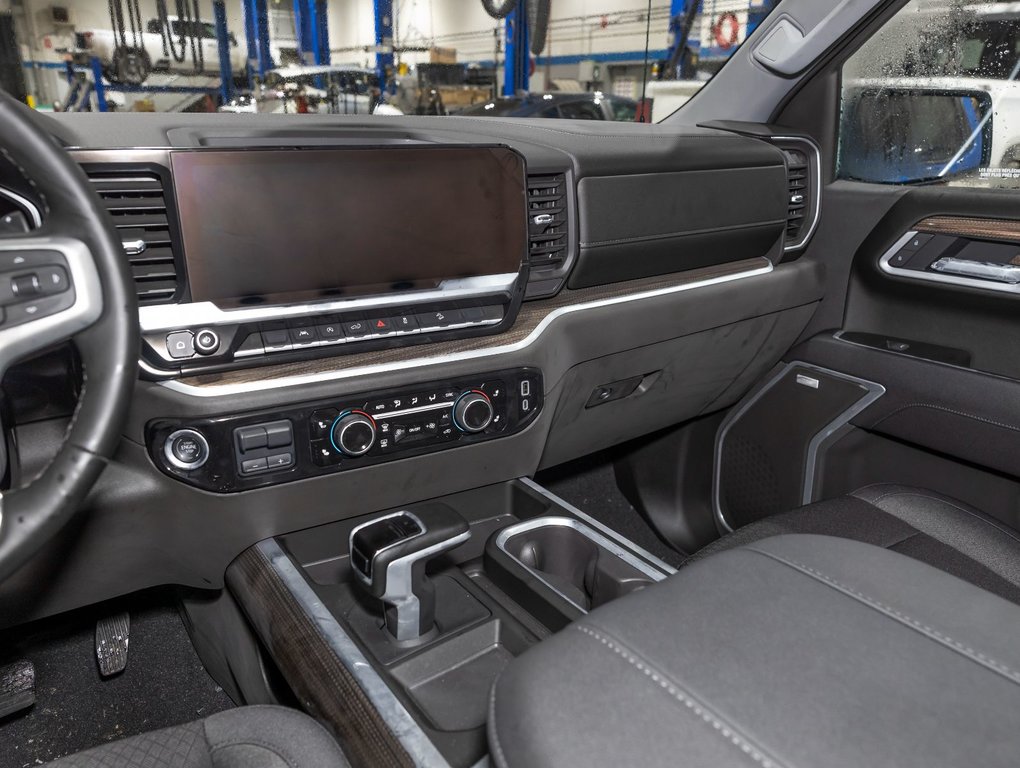 2025 Chevrolet Silverado 1500 in St-Jérôme, Quebec - 18 - w1024h768px