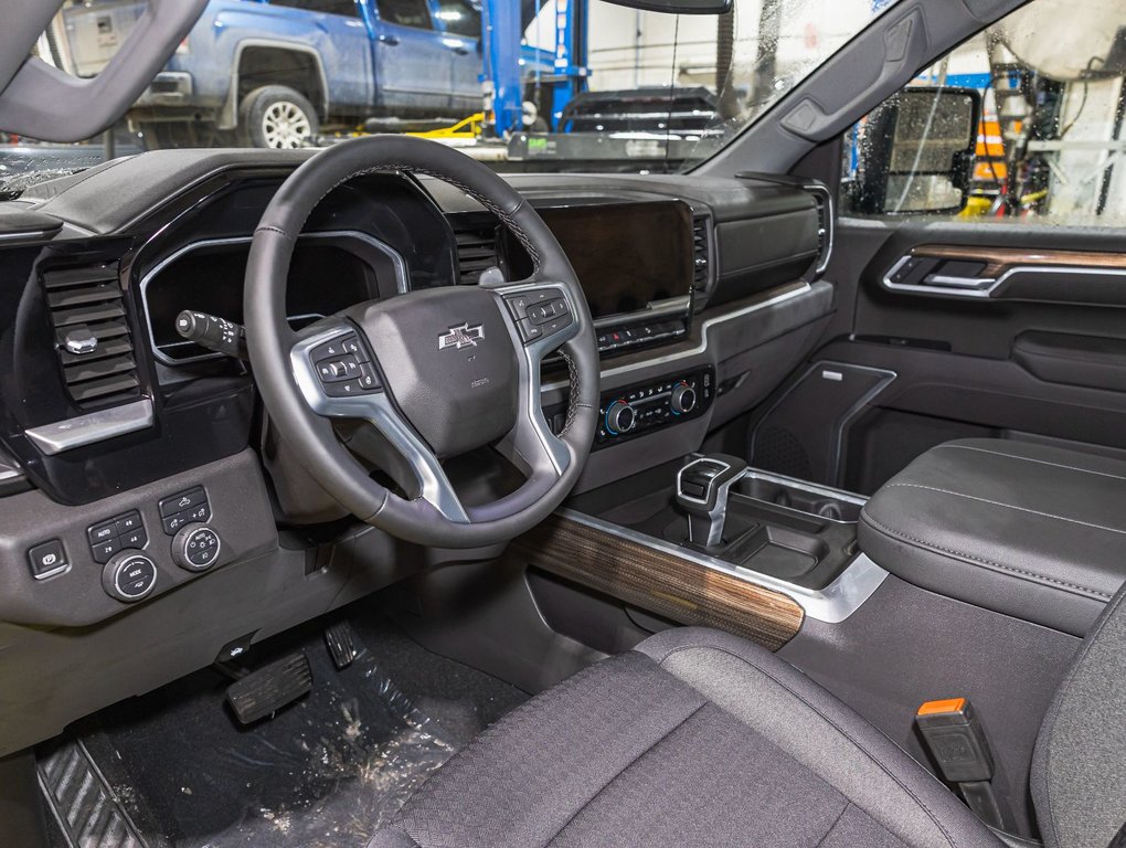 2025 Chevrolet Silverado 1500 in St-Jérôme, Quebec - 13 - w1024h768px