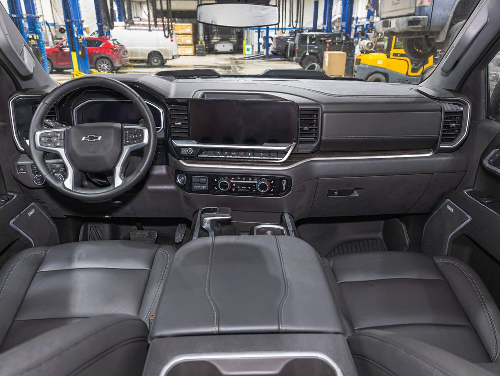 2025 Chevrolet Silverado 1500 in St-Jérôme, Quebec - 4 - w1024h768px