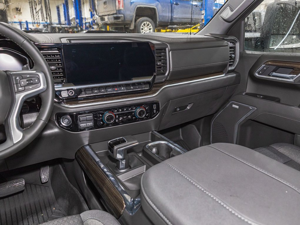 2025 Chevrolet Silverado 1500 in St-Jérôme, Quebec - 22 - w1024h768px