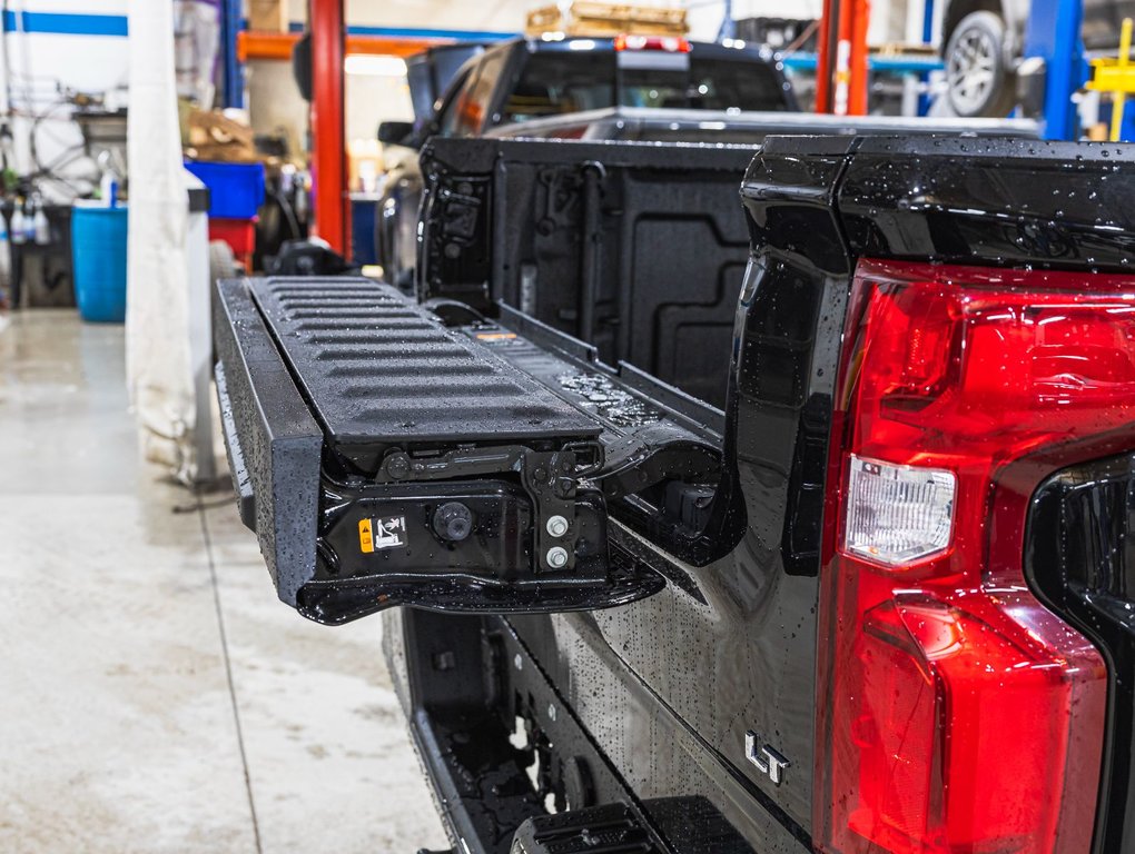 2025 Chevrolet Silverado 1500 in St-Jérôme, Quebec - 35 - w1024h768px