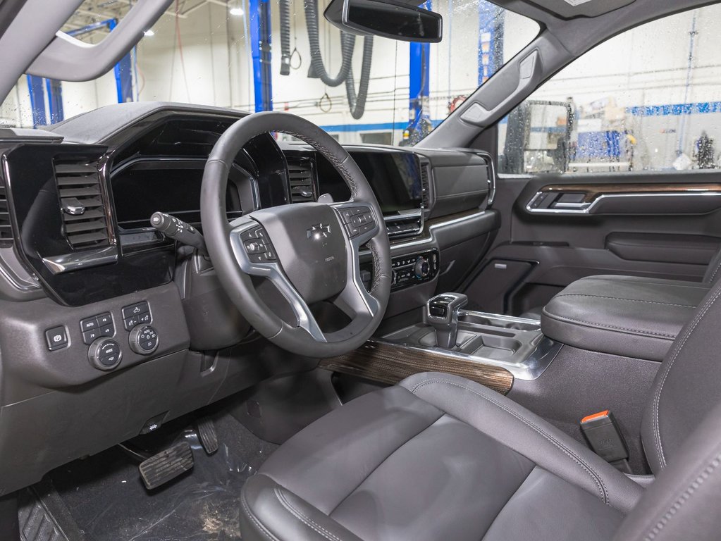 Chevrolet Silverado 1500  2025 à St-Jérôme, Québec - 13 - w1024h768px