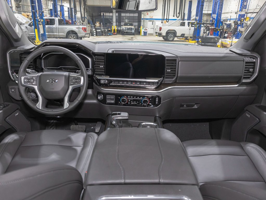 Chevrolet Silverado 1500  2025 à St-Jérôme, Québec - 4 - w1024h768px
