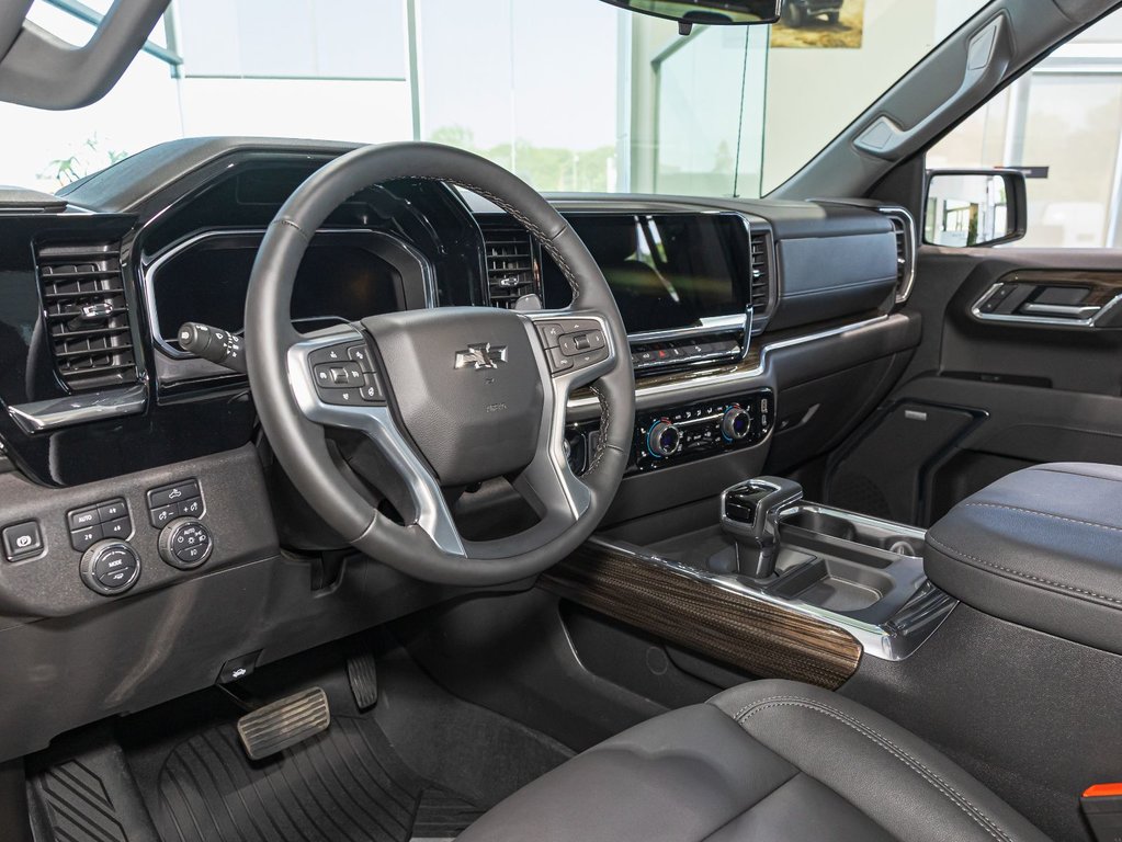 2025 Chevrolet Silverado 1500 in St-Jérôme, Quebec - 11 - w1024h768px