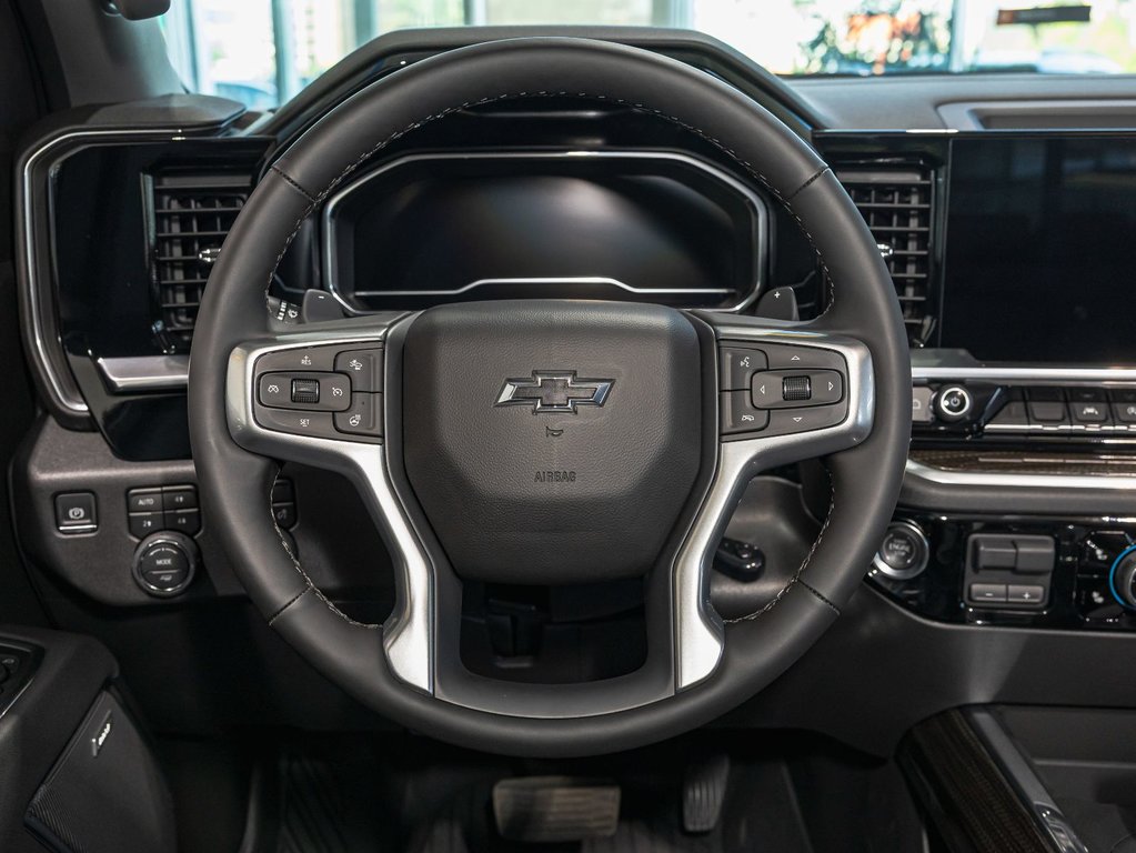 2025 Chevrolet Silverado 1500 in St-Jérôme, Quebec - 12 - w1024h768px