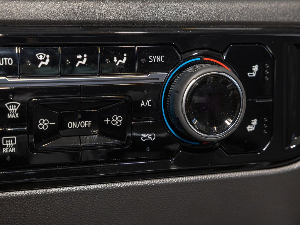 2025 Chevrolet Silverado 1500 in St-Jérôme, Quebec - 23 - w1024h768px