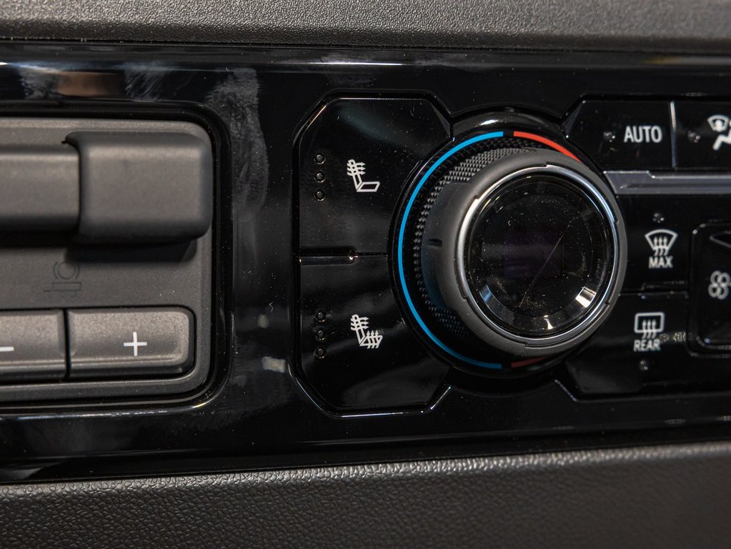 2025 Chevrolet Silverado 1500 in St-Jérôme, Quebec - 21 - w1024h768px