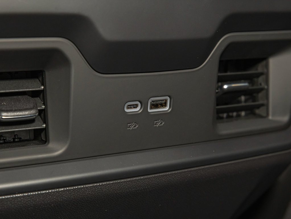 2025 Chevrolet Silverado 1500 in St-Jérôme, Quebec - 31 - w1024h768px