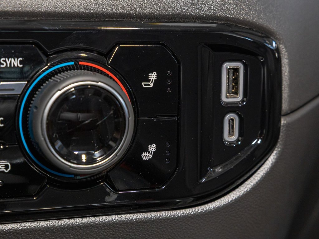 2025 Chevrolet Silverado 1500 in St-Jérôme, Quebec - 22 - w1024h768px