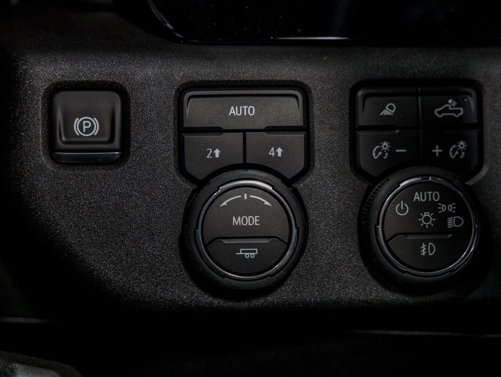 2025 Chevrolet Silverado 1500 in St-Jérôme, Quebec - 24 - w1024h768px