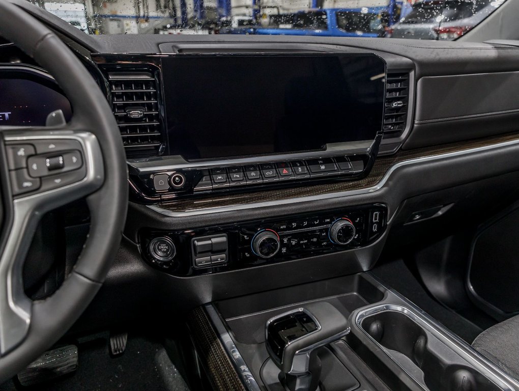 2025 Chevrolet Silverado 1500 in St-Jérôme, Quebec - 19 - w1024h768px