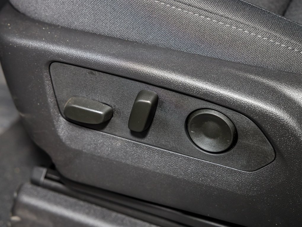2025 Chevrolet Silverado 1500 in St-Jérôme, Quebec - 26 - w1024h768px