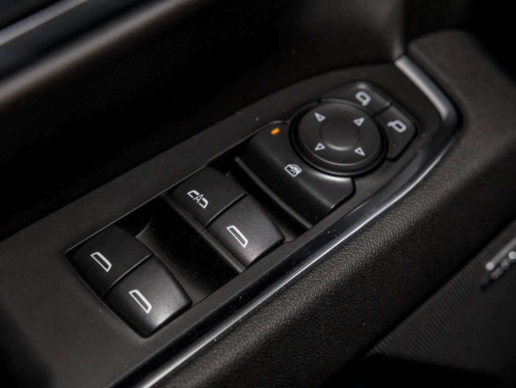 2025 Chevrolet Silverado 1500 in St-Jérôme, Quebec - 27 - w1024h768px