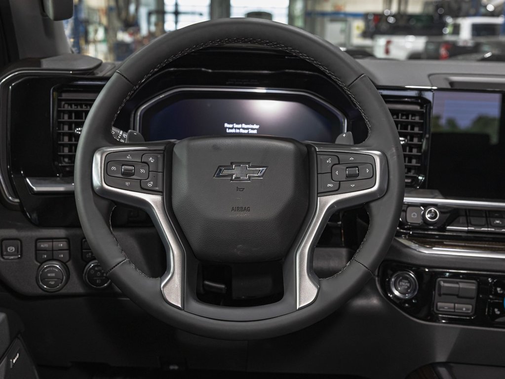 2025 Chevrolet Silverado 1500 in St-Jérôme, Quebec - 13 - w1024h768px