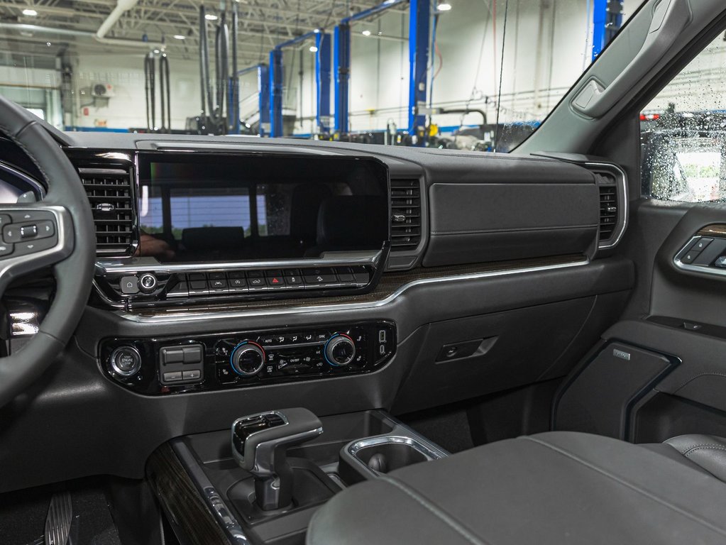 2025 Chevrolet Silverado 1500 in St-Jérôme, Quebec - 22 - w1024h768px