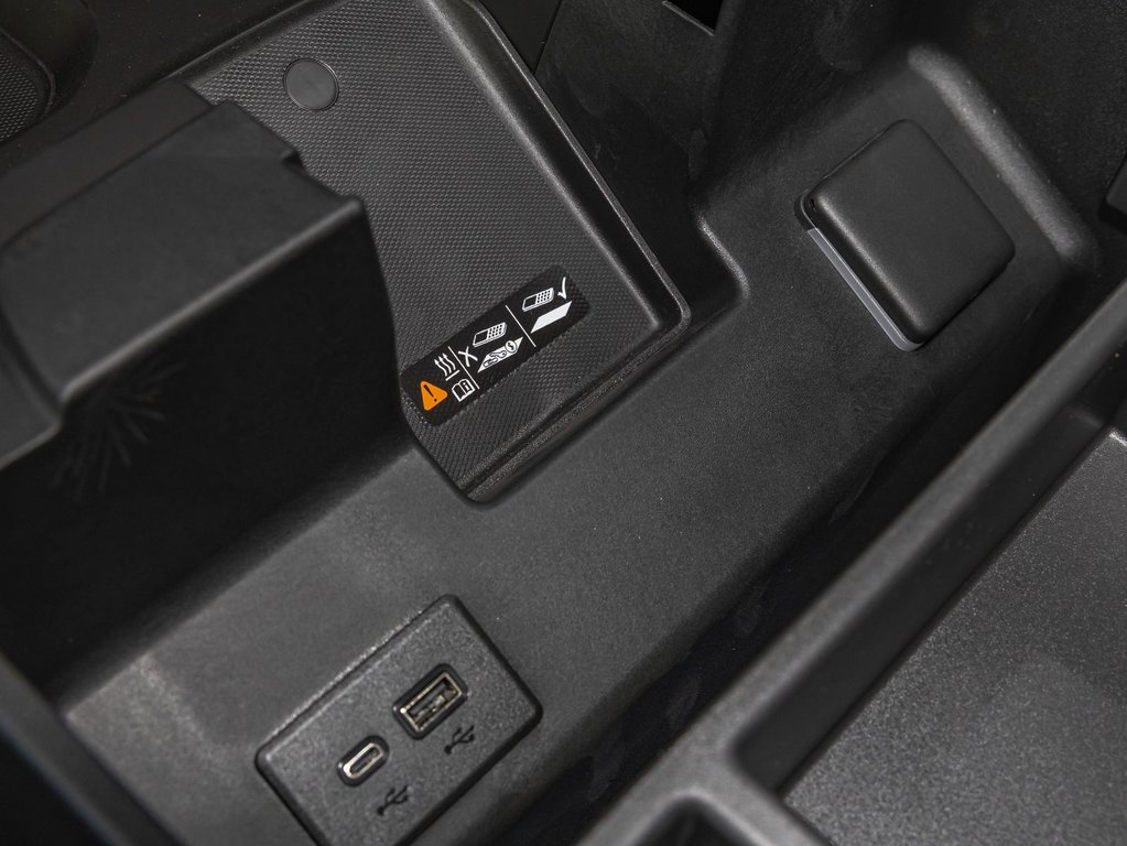 2025 Chevrolet Silverado 1500 in St-Jérôme, Quebec - 31 - w1024h768px