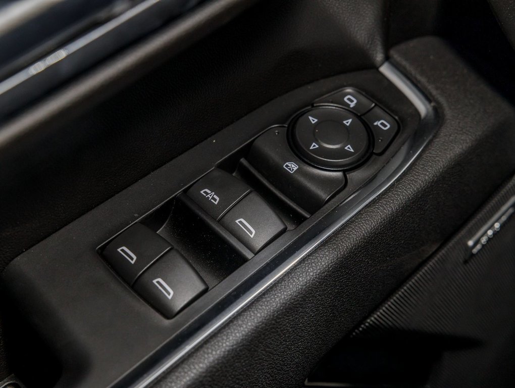 2025 Chevrolet Silverado 1500 in St-Jérôme, Quebec - 27 - w1024h768px