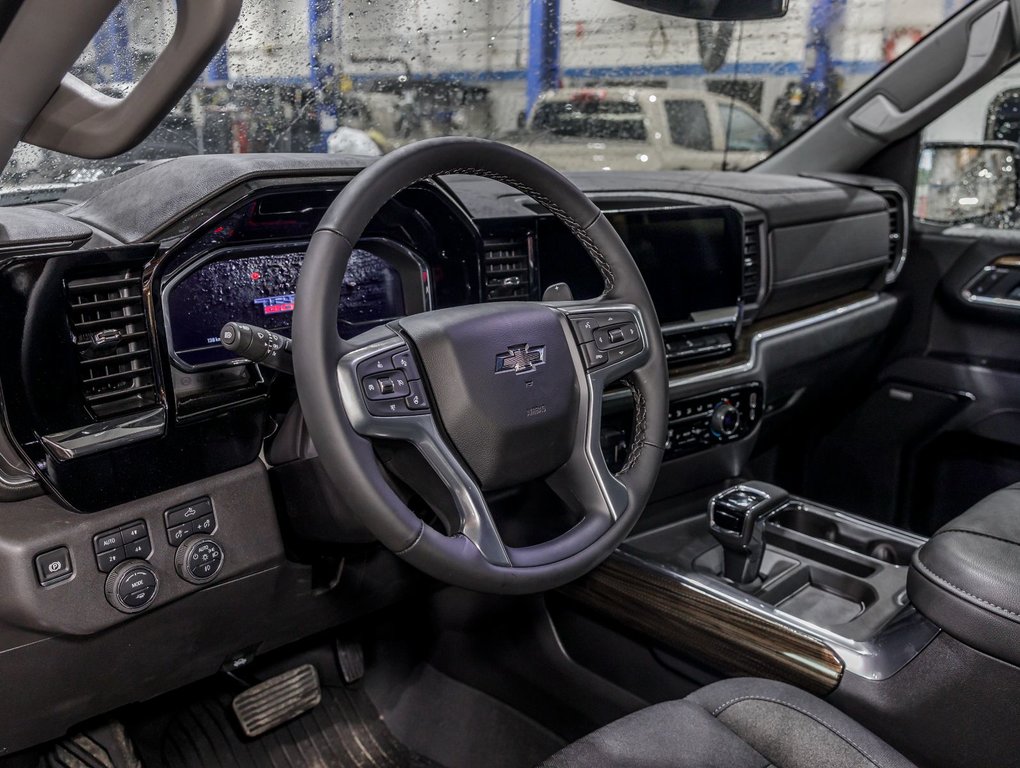 2025 Chevrolet Silverado 1500 in St-Jérôme, Quebec - 12 - w1024h768px