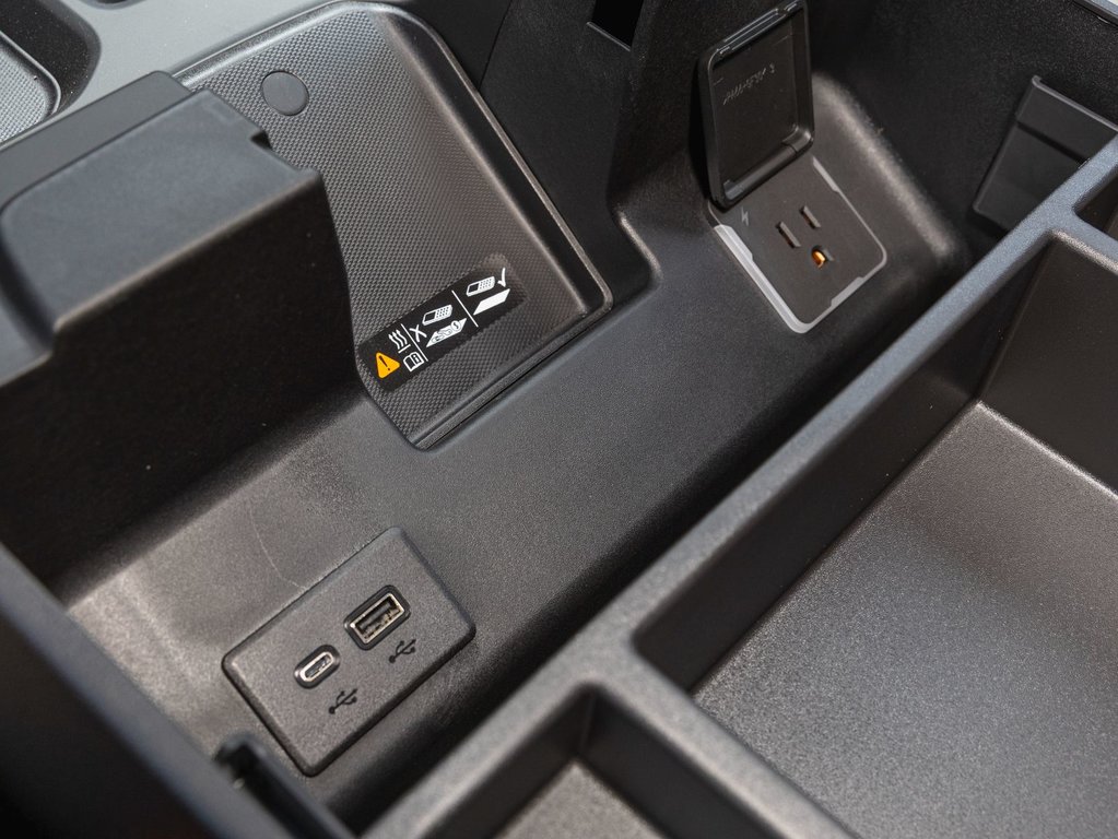 2025 Chevrolet Silverado 1500 in St-Jérôme, Quebec - 30 - w1024h768px