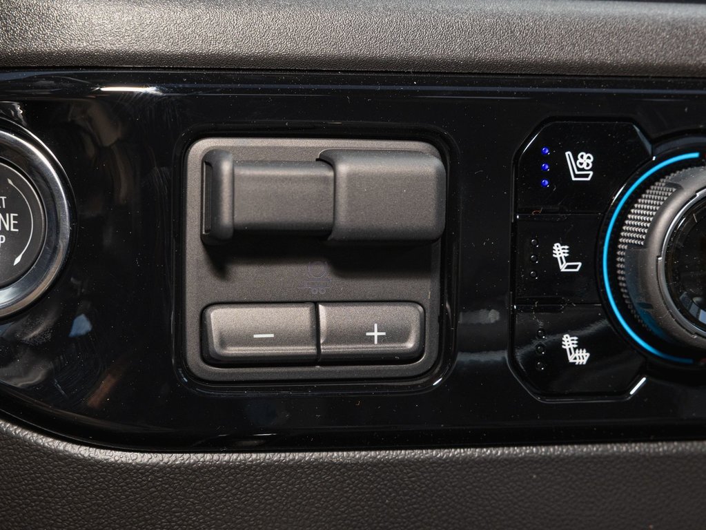 2025 Chevrolet Silverado 1500 in St-Jérôme, Quebec - 26 - w1024h768px