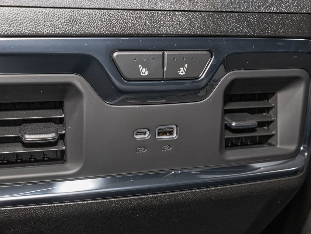 2025 Chevrolet Silverado 1500 in St-Jérôme, Quebec - 34 - w1024h768px