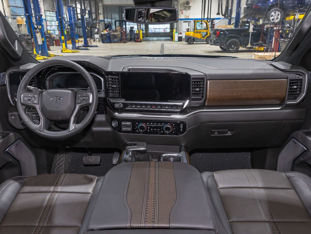 2025 Chevrolet Silverado 1500 in St-Jérôme, Quebec - 4 - w1024h768px
