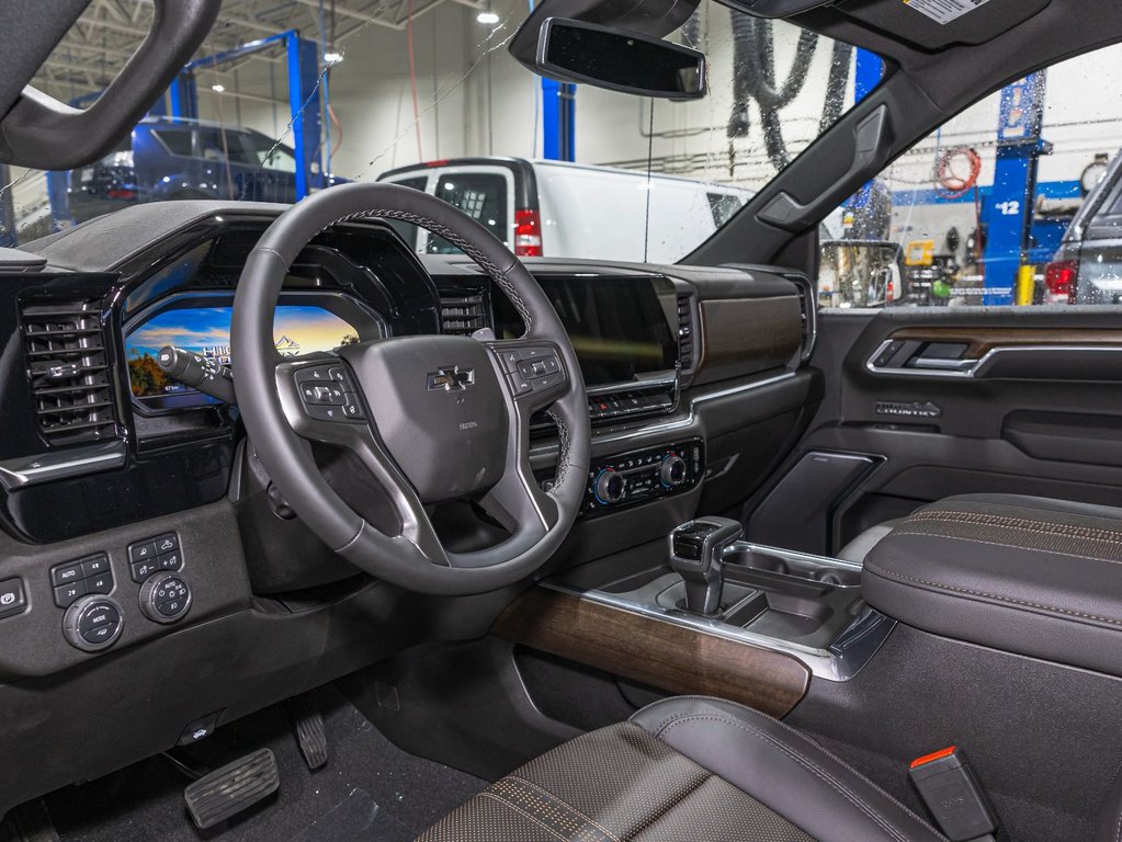 2025 Chevrolet Silverado 1500 in St-Jérôme, Quebec - 12 - w1024h768px